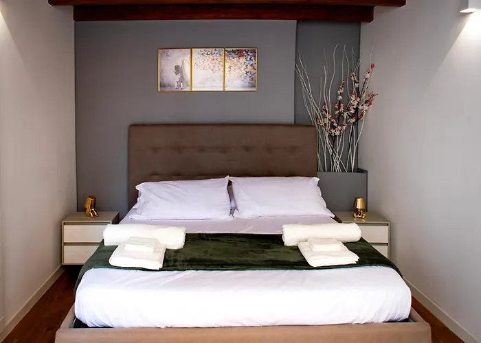 Апартаменти Urban Chic