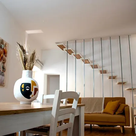 Urban Chic Apartament *